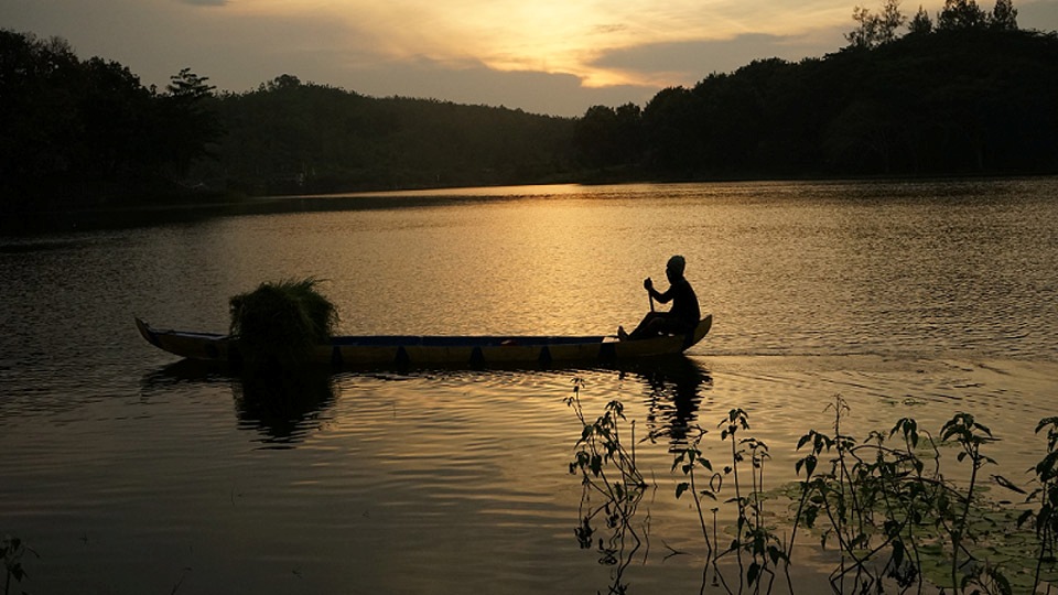 coverhome-waduk_greneng